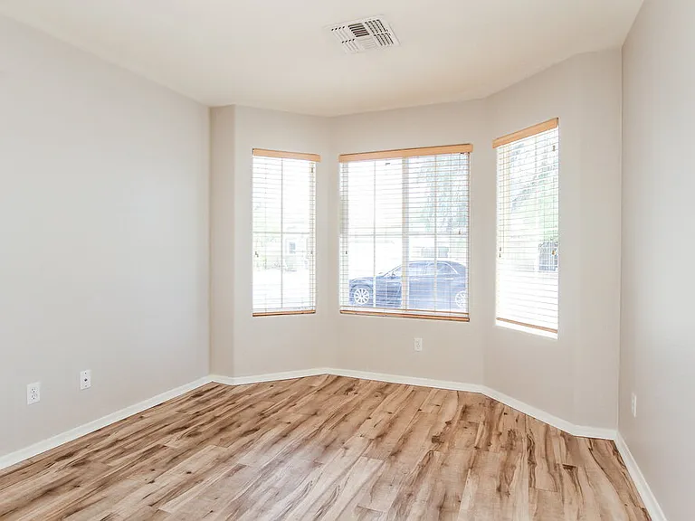 15066 W Buchanan St — Photo 6