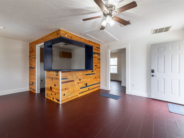 Additional property image - 301 S Winnetka Ave, Dallas, TX 75208