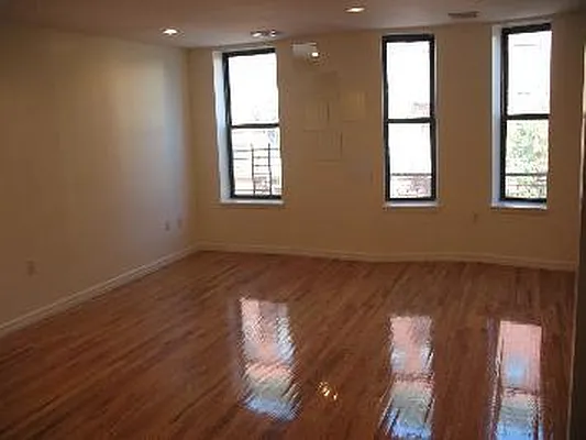 Rented by Level Group | media 6