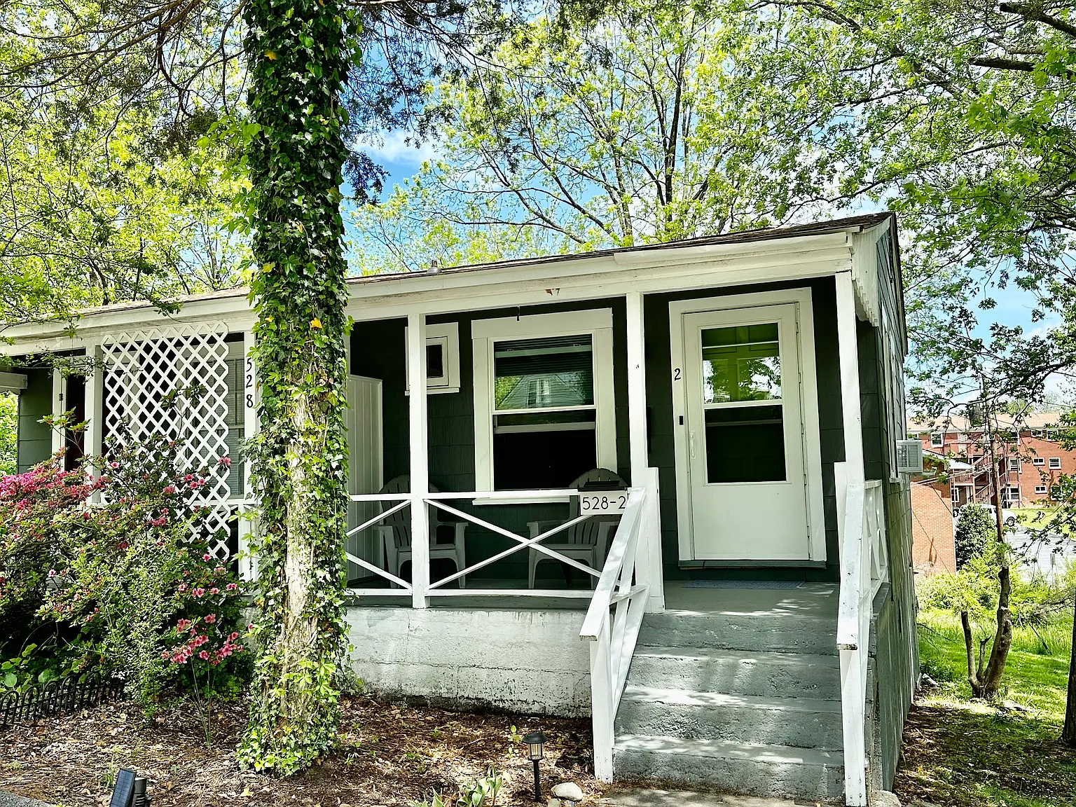 528 Fleming Street — Photo 2