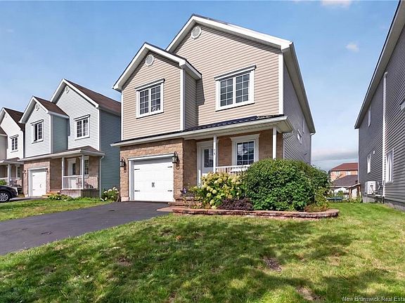 3rd image of 78 Ridgeline Cres