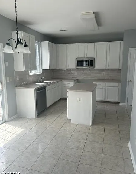 240 Winding Hill Dr — Photo 5