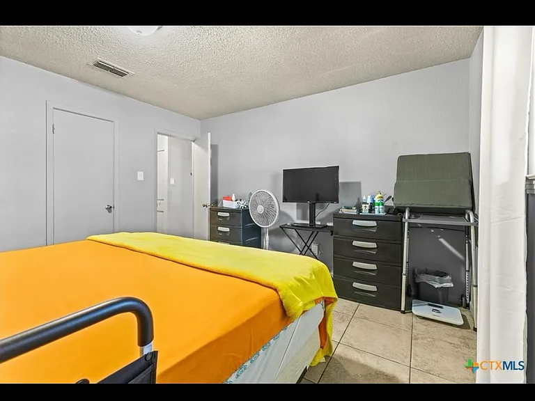 501 Sunset Ln #D — Photo 4