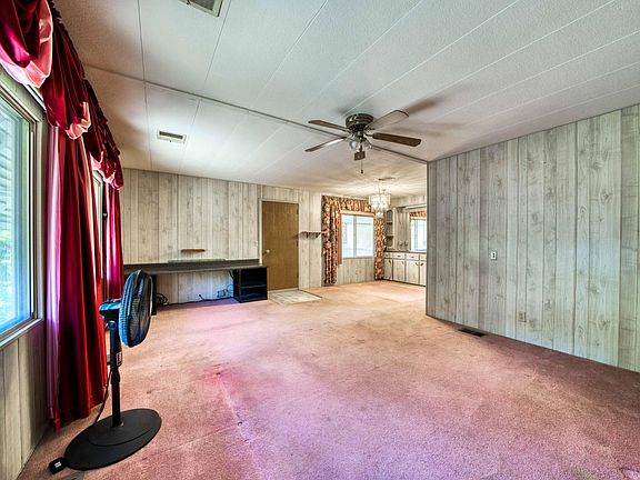 4th image of 4307 Hiawatha Ln