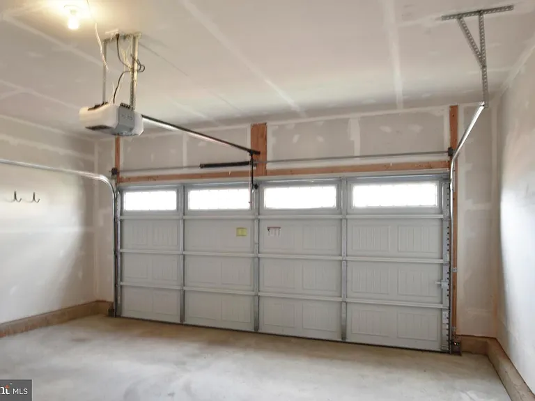 2041 Crepe Myrtle Ln — Photo 19