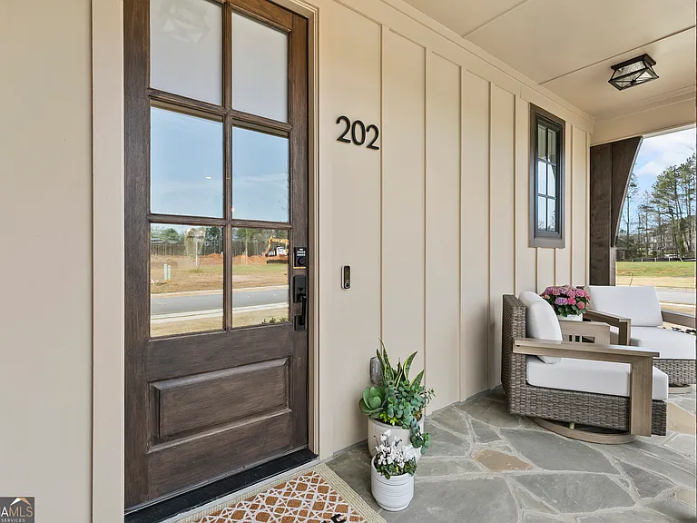 202 Regester Way — Photo 4