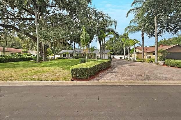 1st image of 1604 Regal Oak Dr #B