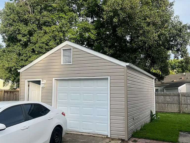 1301 Bramblewood Ct — Photo 2