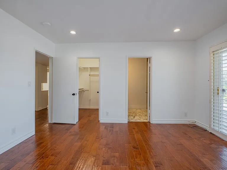 4321 Clear Valley Dr — Photo 31