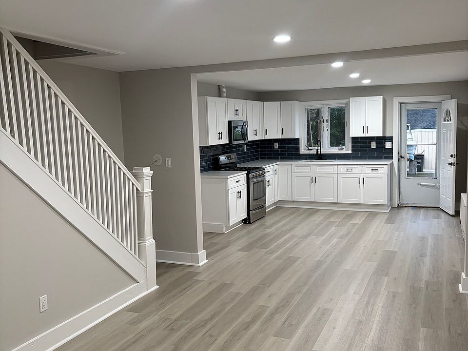 1st image of 21-23 Boehmhurst Ave