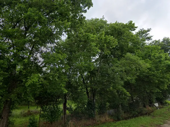1801 N Houston Ave, Cameron, TX 76520