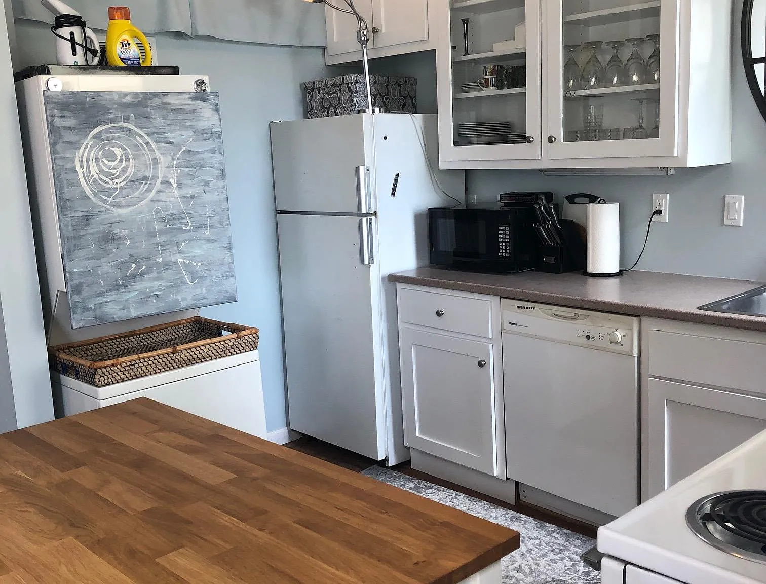 Studio, 700 sqft, $1,600 — Photo 3