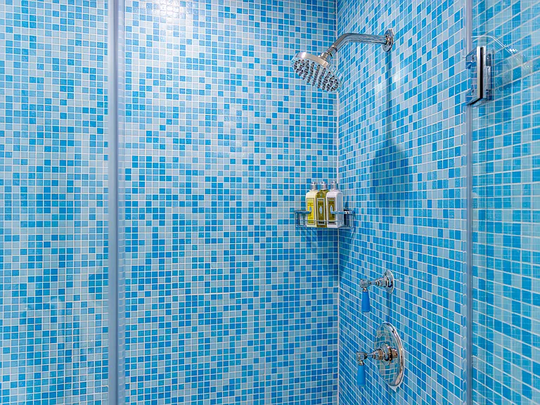 331 Meadows W — Photo 55