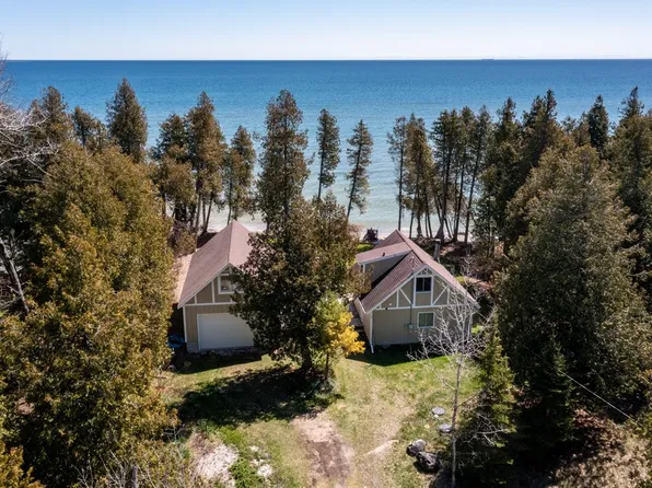 10684 N Appleport Ln, Sister Bay, WI 54234