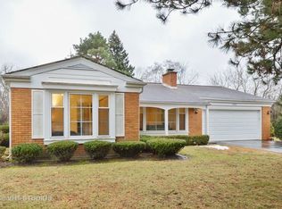 2585 Canterbury Dr, Northbrook, IL