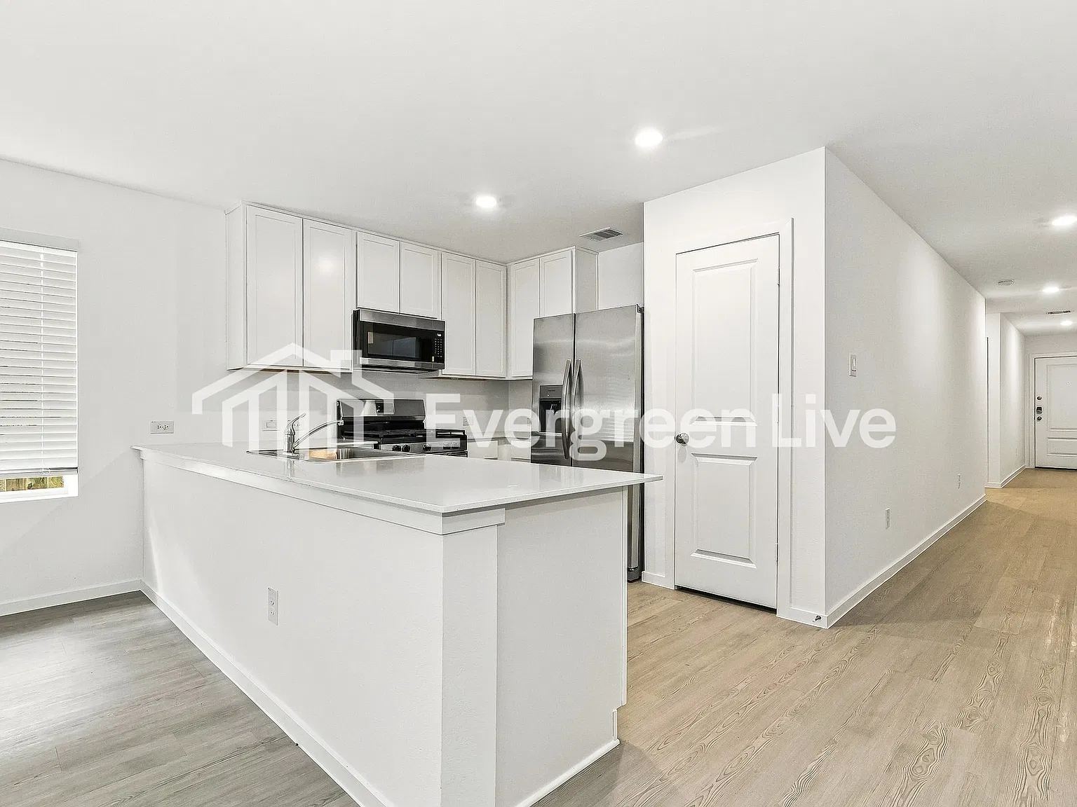 4 bed, 2.0 bath, 1667 sqft, $1,595 — Photo 3