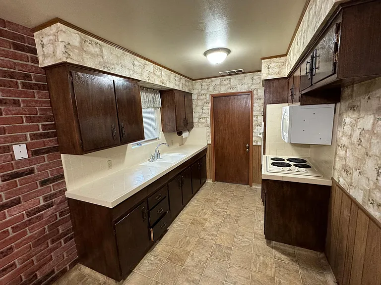 1751 Harvard Ave — Photo 3
