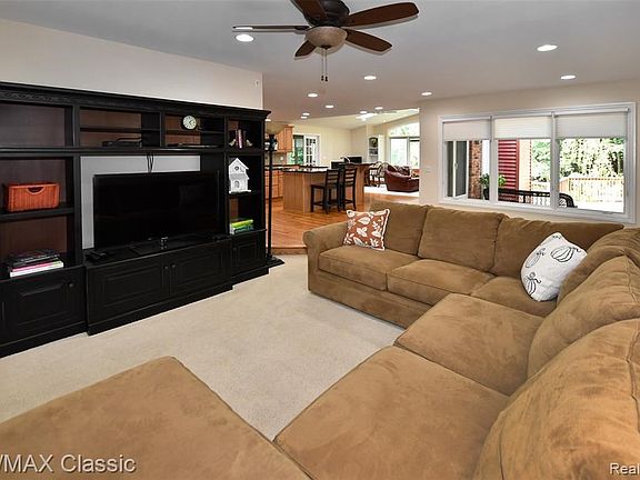 4th image of 2823 Aspen Ln