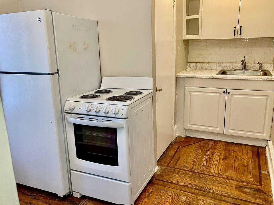 1st image of 928 Pine St #930