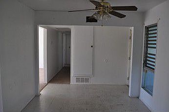 5th image of 41095 Mayberry Ave