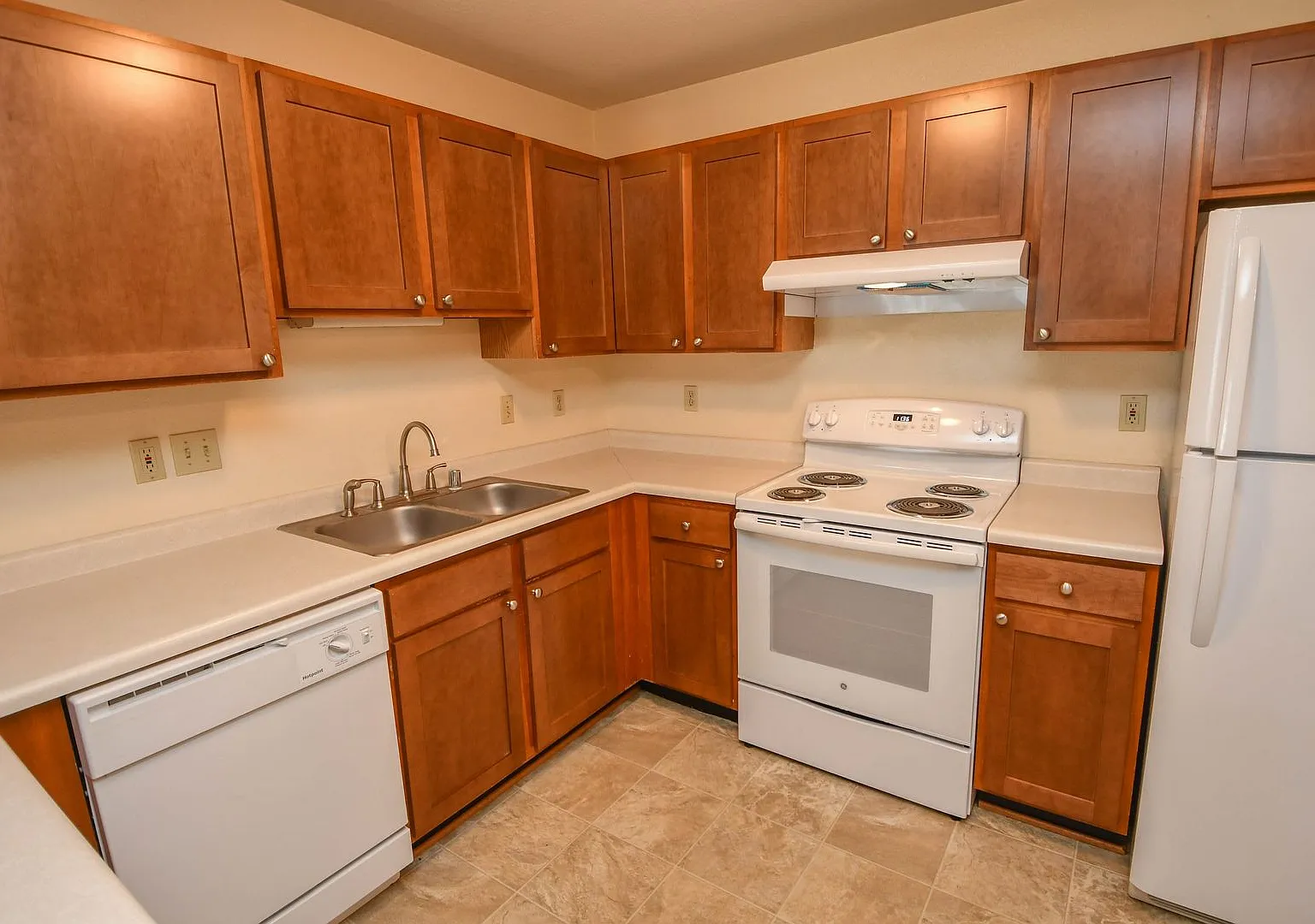Deer Creek Apartments 2 — Photo 2