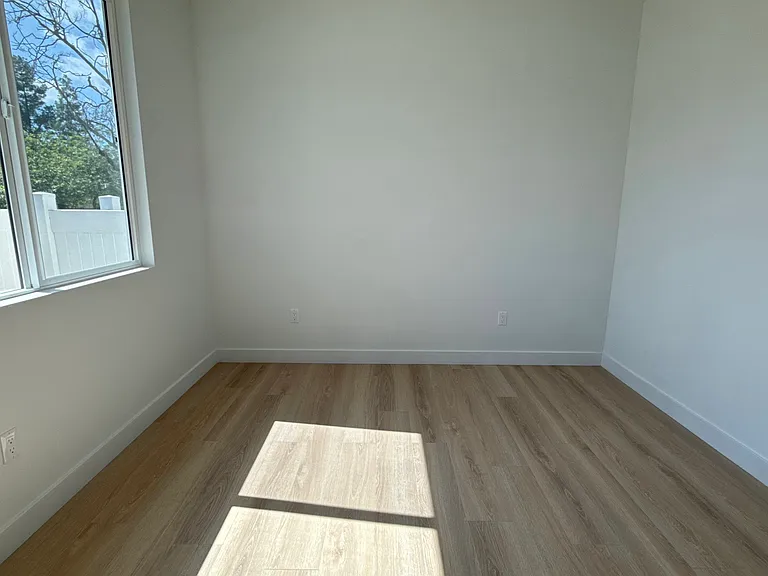 22657 Valerio St #22659 — Photo 14