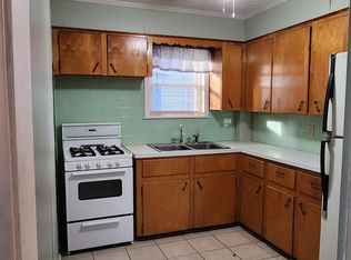 487 Tecumseh St APT 1S, Fall River, MA 02721