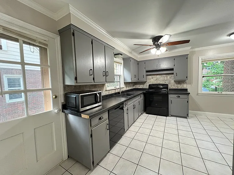 94 Jennette Dr — Photo 10