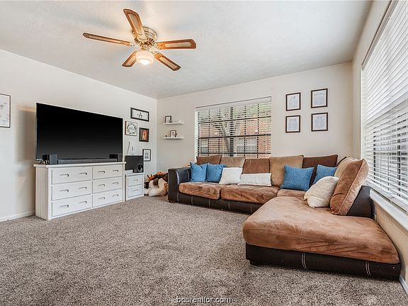 4th image of 1806 Woodsman Dr #A-d