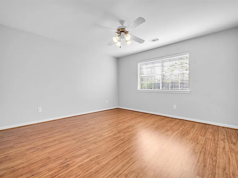 3827 Bratton St — Photo 21