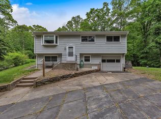 305 Westbrook Rd, Deep River, CT 06417