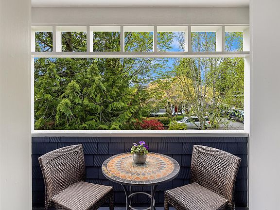 5th image of 602 1/2 Alder Ave NE