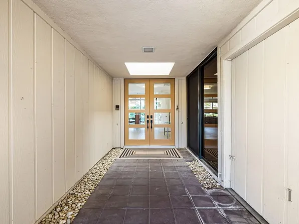 29 Stanford Dr, Rancho Mirage, CA 92270