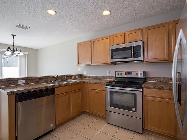 1725 Portcastle Cir — Photo 6