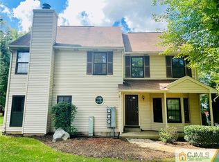 701 Timber Oaks Rd, Edison, NJ 08820