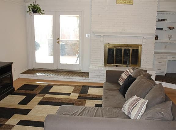 3rd image of 3914 Bucknell Dr