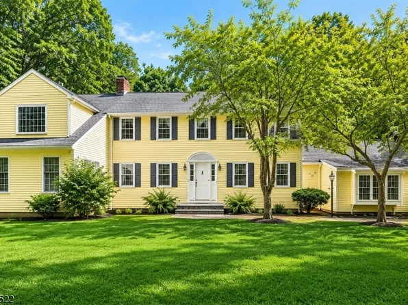 3 Orchard Rd, Kinnelon Boro, NJ 07405