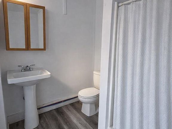 4th image of 1212 N Sheridan Rd