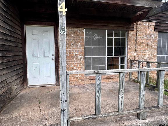 4th image of 212 N Mimosa St