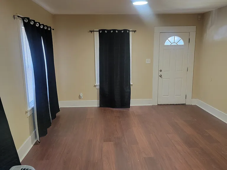 1670 Dallas St — Photo 3