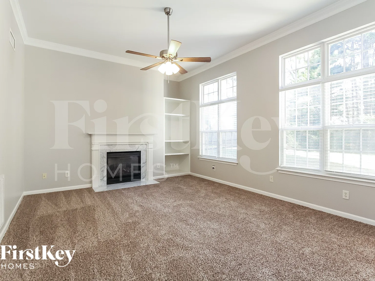 4 bed, 2.5 bath, 2352 sqft, $2,340 — Photo 4