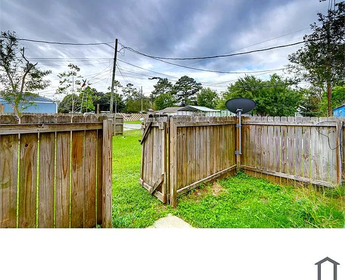 613 Jackson Avenue - 1 — Photo 3
