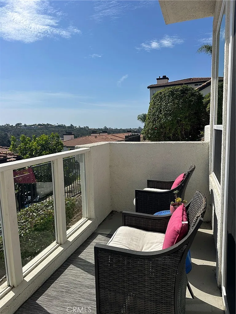 2 bed, 1053 sqft, $3,975 — Photo 4