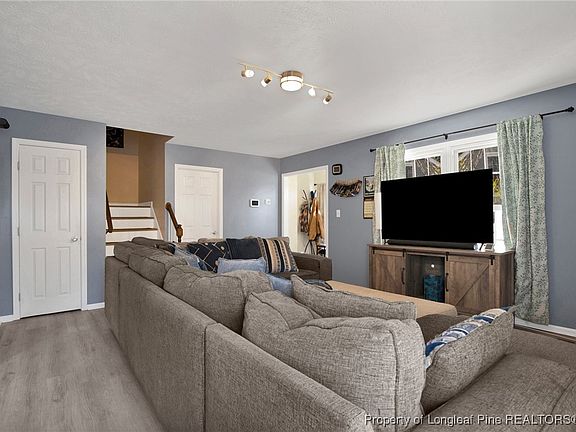 4th image of 818 Eagle Landing Dr