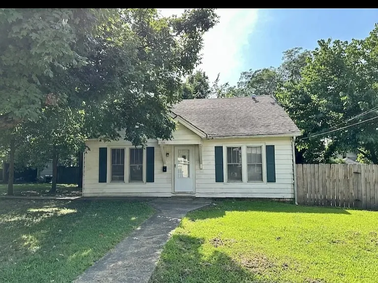 709 Pierce St — Photo 2