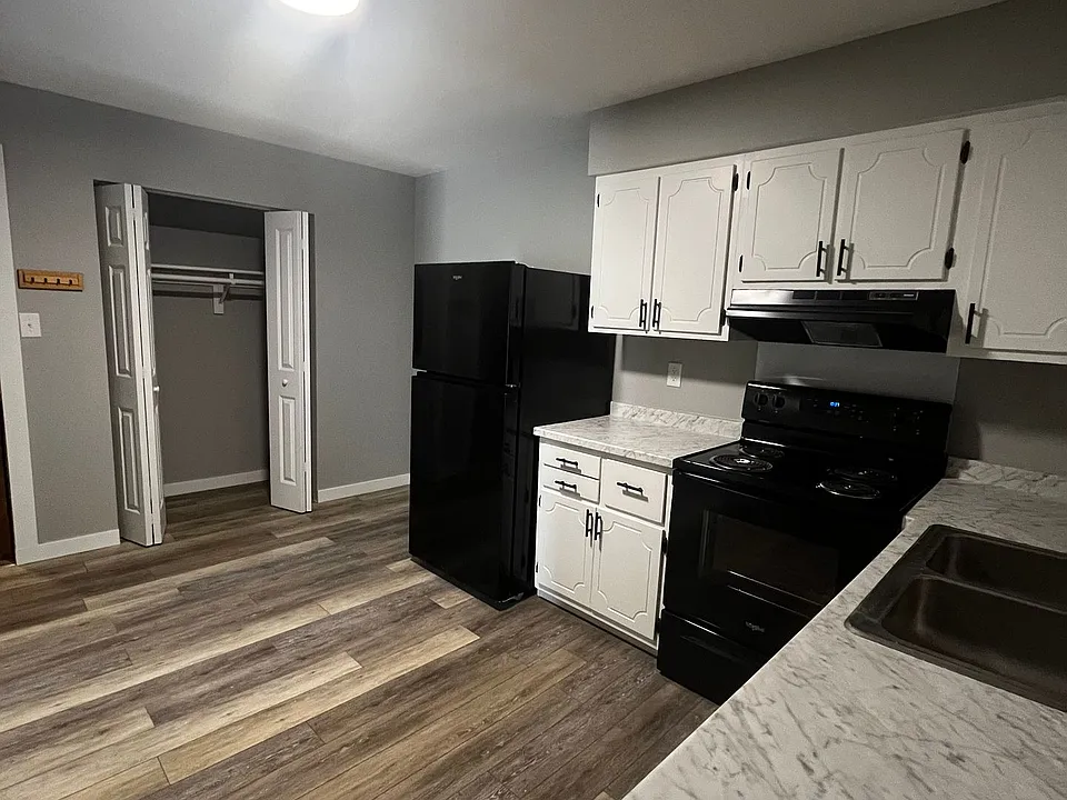 Parkway Apartments