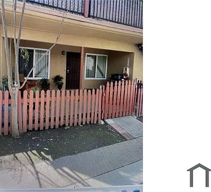 566 Chambers St — Photo 6