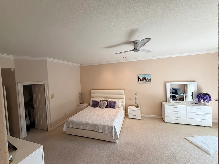 150 Saddle Oaks Ct — Photo 3