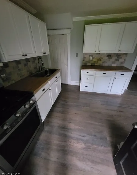 323 Irwin St — Photo 8