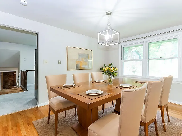 934 Village Rd — Photo 9